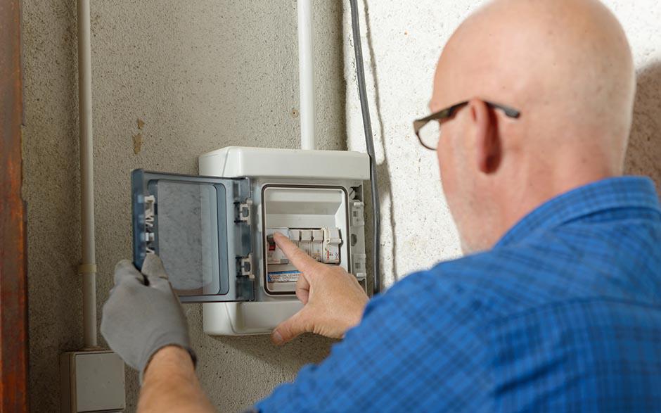 je recherche un électricien Mantes-la-Ville